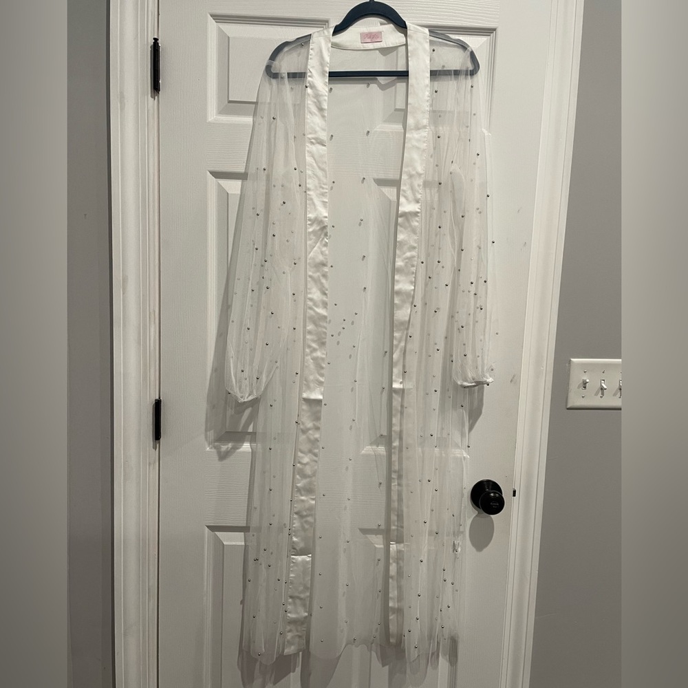 Pink Lily White Kimono Size L Brand New- Never Worn